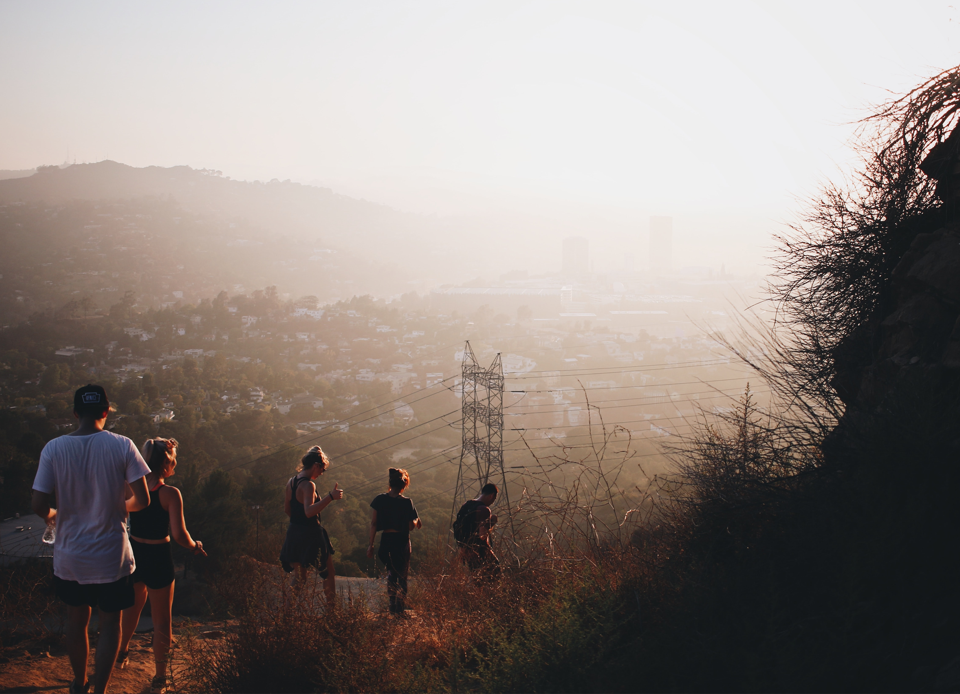 Mensen op een wandelpad